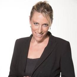 传单“快闪”骚扰乘客,广州地铁回应:加密巡查、加强整治