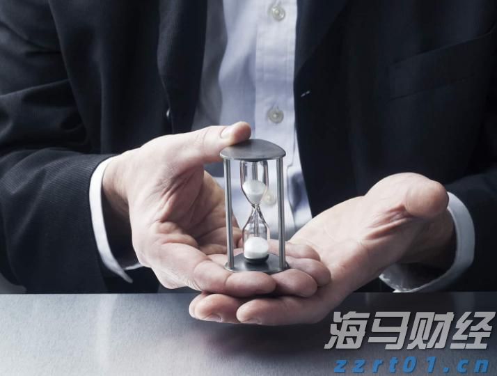 《大空头》原型Q2完美踏准节奏：“抄底”美股，空翻多押注中概股，与巴菲特“默契”看涨联合健康(UNH.US)