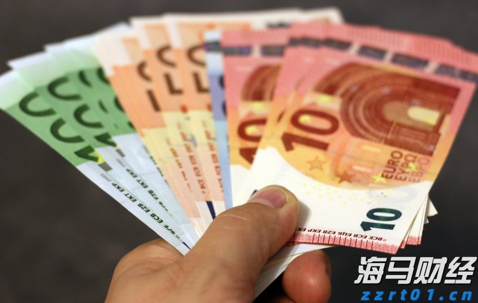 AI资本支出助力美国GDP增长0.5% Pantheon Macroeconomics指出科技设备与软件投资成经济新引擎